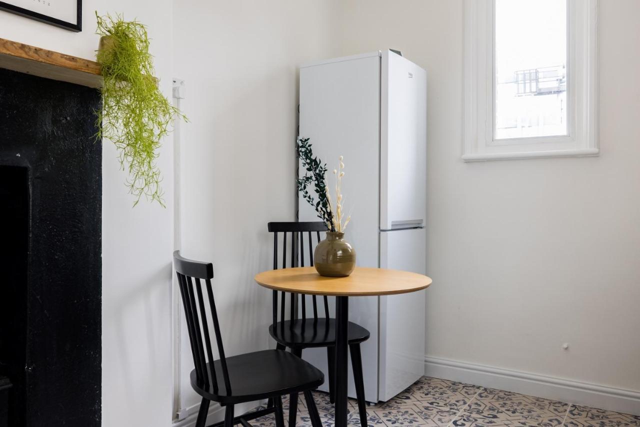 Апартаменти The London Bridge Escape - Stylish 2Bdr House In The Heart Of Лондон Екстер'єр фото